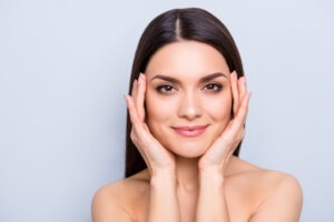 Woman-Facial_aesthetics